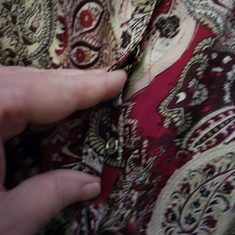 Roz & Ali Paisley Print Blouse. Size 1X - Picture 6 of 7